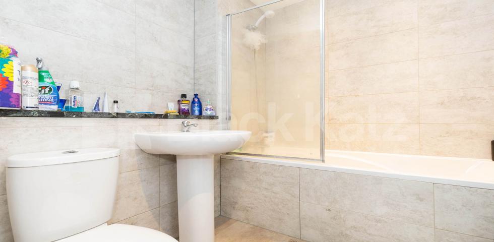 			4 Bedroom, 2 bath, 1 reception House			 Stock Orchard Crescent, Caledonian Road